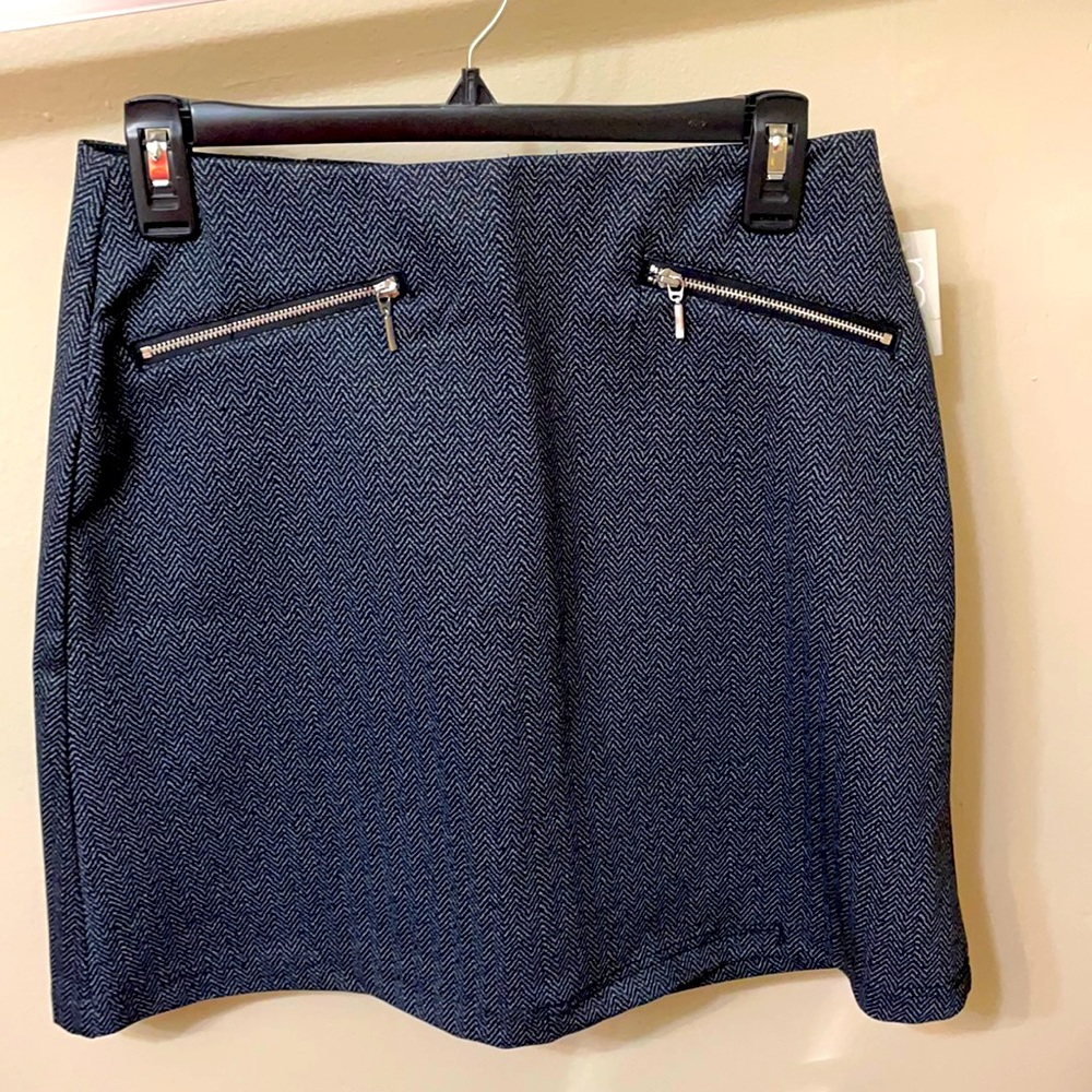 New with tags size small maurices skirt